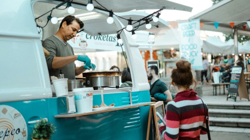 Delicias sobre Ruedas: Food Trucks